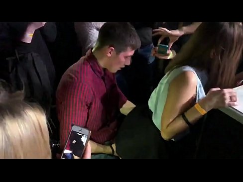 ❤️ Isondo sangempela kwi-nightclub yaseRashiya. Intombazana yaseRashiya eneminyaka eli-18 ubudala kwi-anus kunye ne-vagina yangena kwi-nightclub Isondo kuthi  ❌️